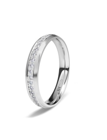 Anillo de compromiso de oro blanco 18K de forma almendrada