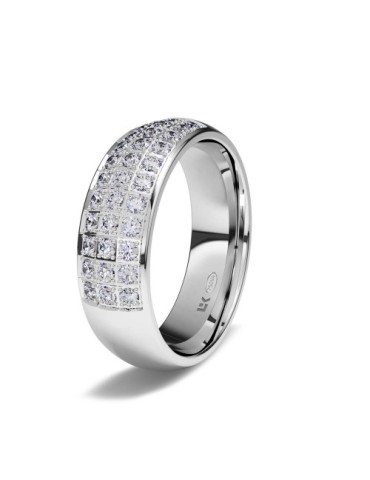 Anillo de compromiso de oro blanco 18K de forma redondeada y tres tiras de brillantes