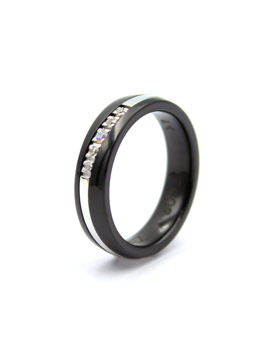 Zirconio y Oro blanco con salpicado de diamantes