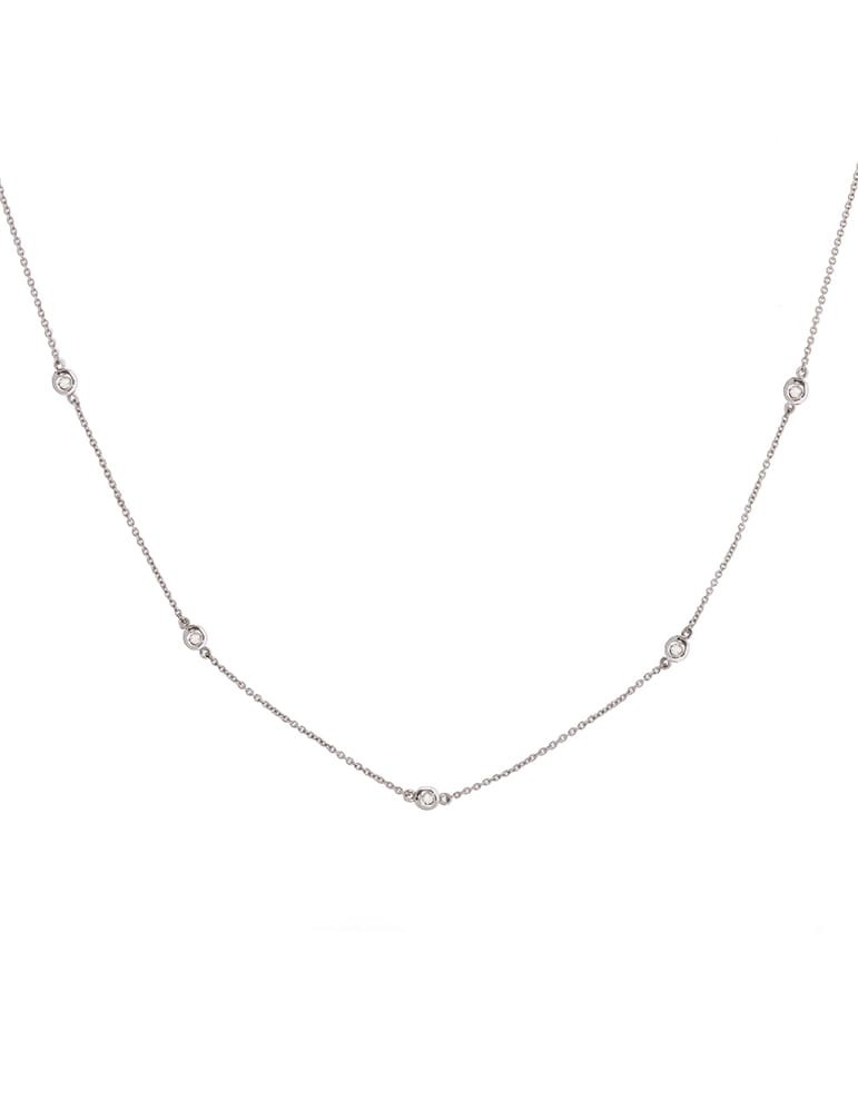 Colgante de oro blanco 18K con cinco chatones de 0,05 ctes