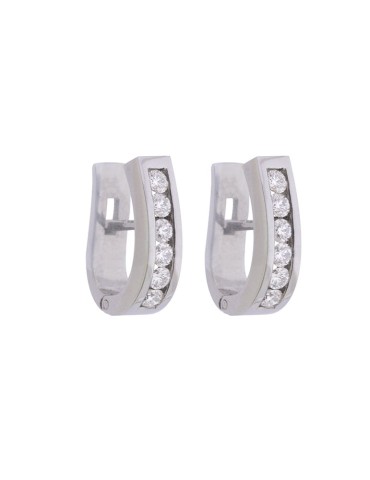 Pendientes de oro blanco 18K tipo media criolla con brillantes en carril de 0,82 ctes