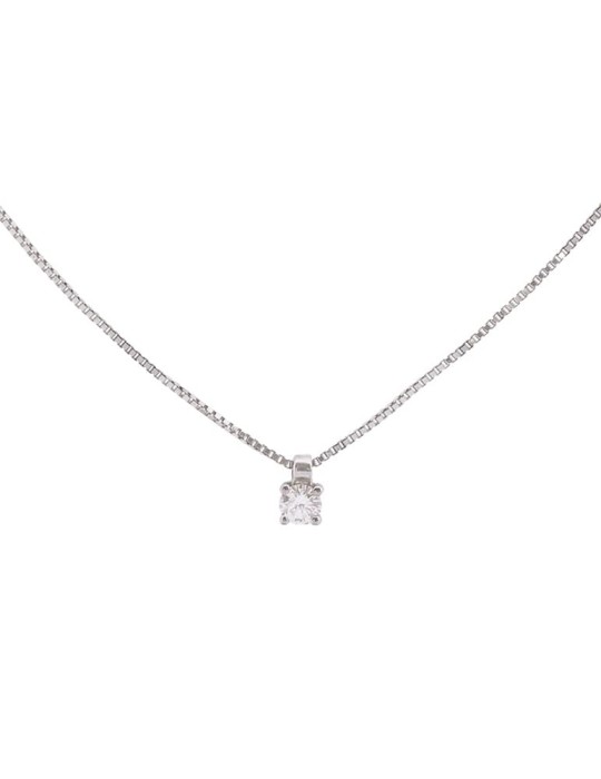 Colgante de oro blanco 18K con brillantes de 0,08 ctes en garra