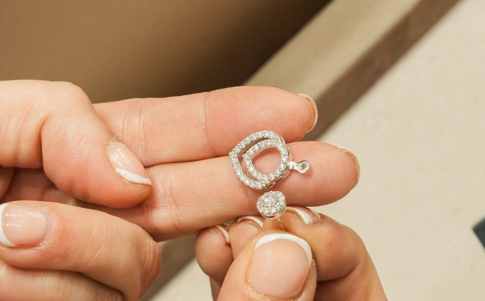 Cuidados y mantenimiento de joyas para que duren más | Bernad Joyeros
