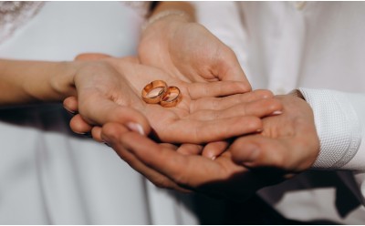 Cómo Elegir las Alianzas de Boda Perfectas: Consejos y Claves para una Decisión Inolvidable